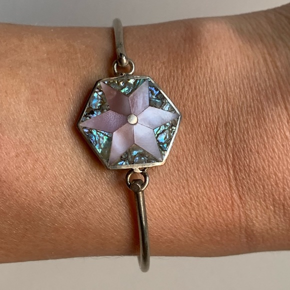 Bangle Bracelet with Floral Mother-of-Pearl Inlay Design - Picture 2 of 8